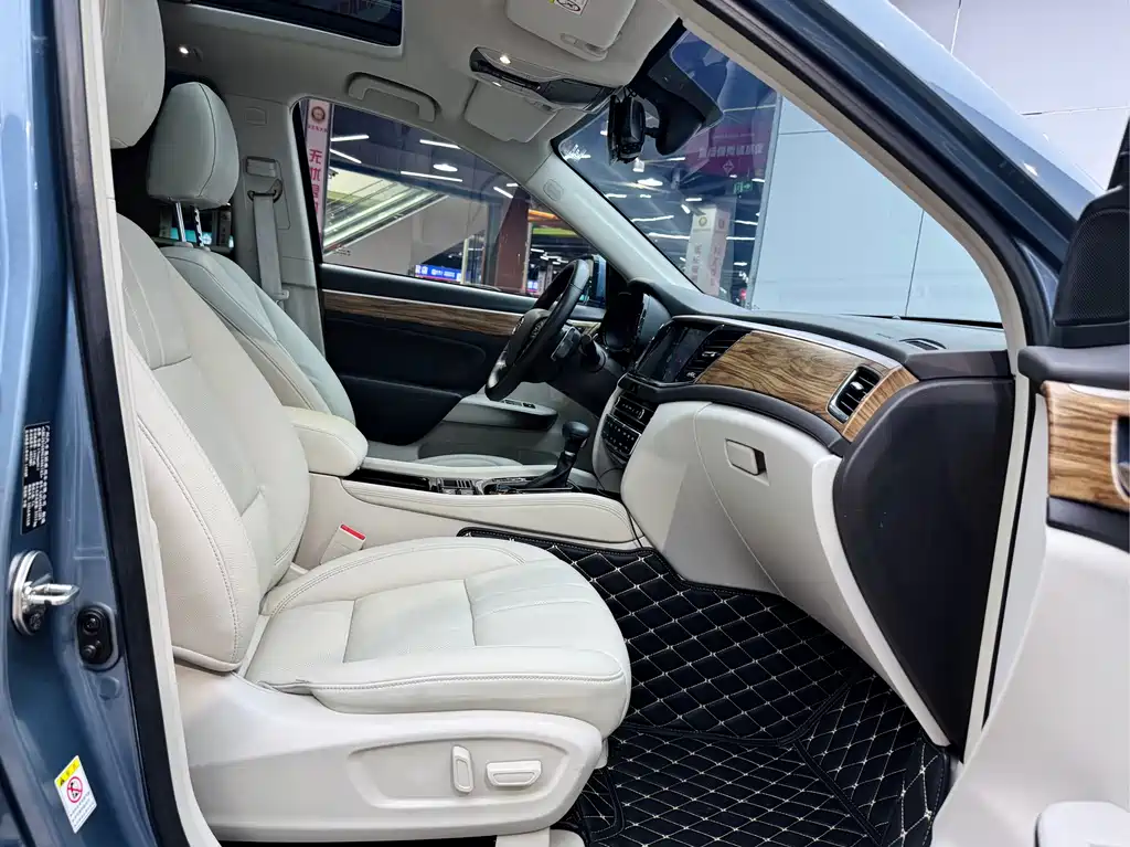 GAC Motor Trumpchi GS8 2017 — фото 29