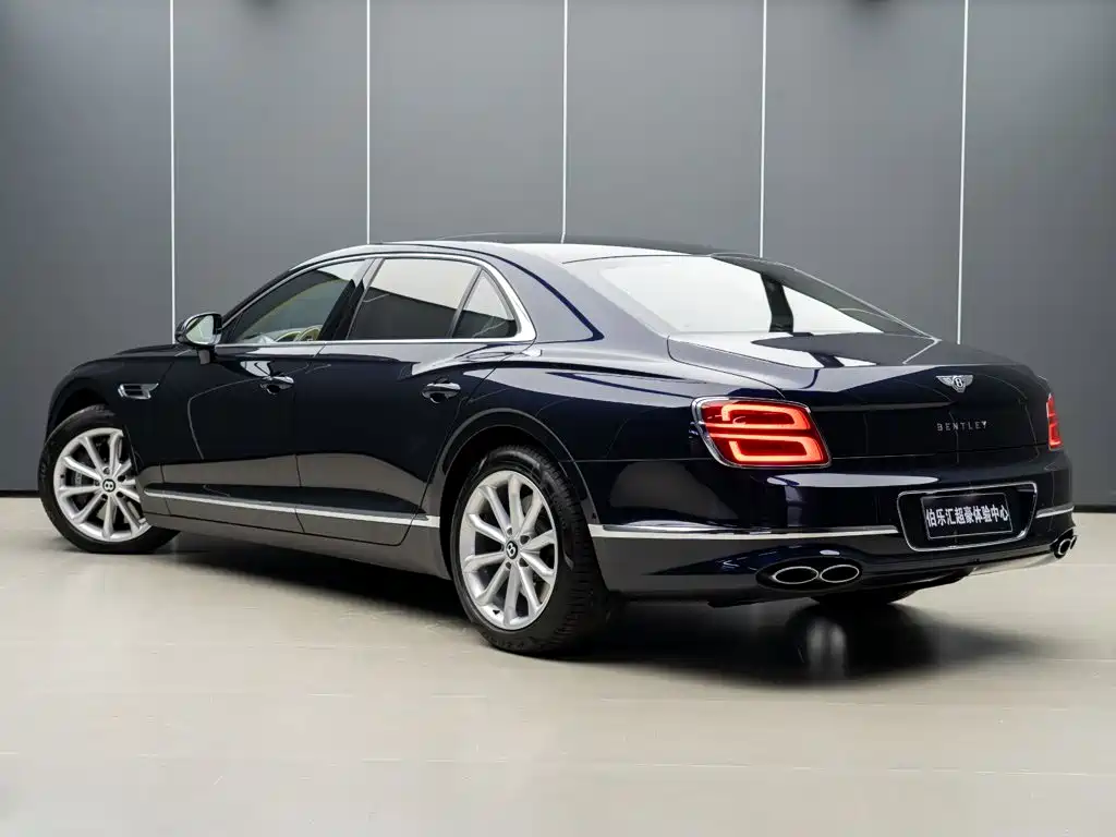 Bentley Flying Spur 2023 — фото 5