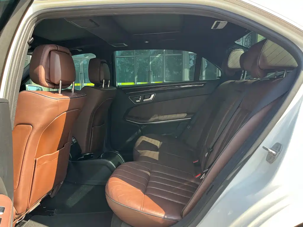 Mercedes-Benz E-Class 2015 — фото 12