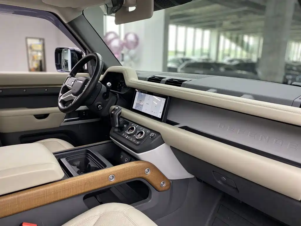 Land Rover Defender 2020 — фото 8