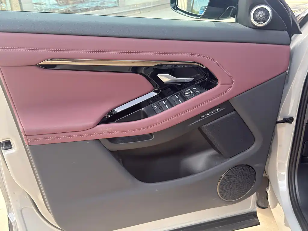 Land Rover Evoque 2024