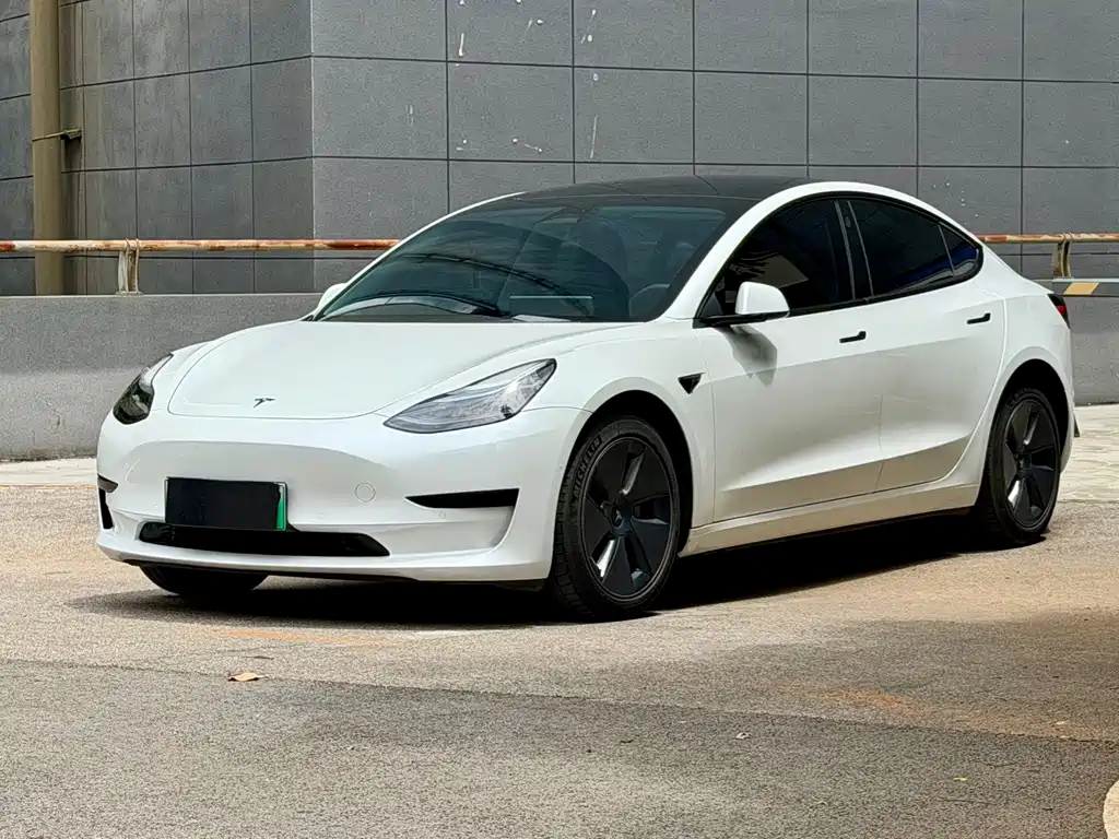 Tesla Model 3 2023 — фото 1