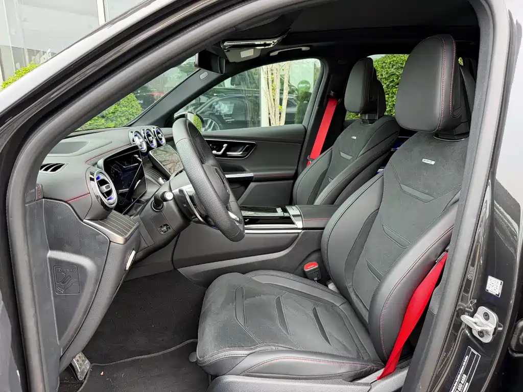 Mercedes-Benz GLC AMG 2025 — фото 10