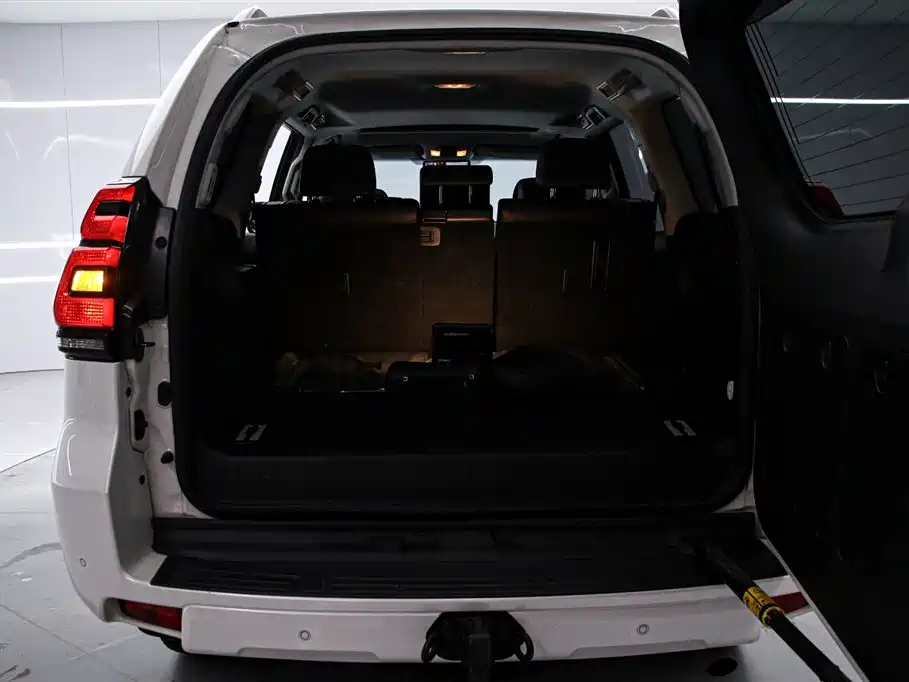 Toyota Prado 2020 — фото 15