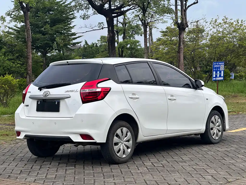 Toyota Yaris L 2018 — фото 6