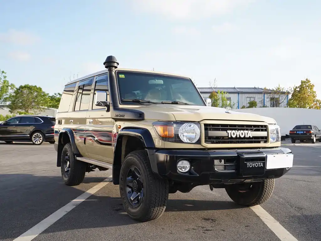 Toyota Land Cruiser 2016 — фото 21
