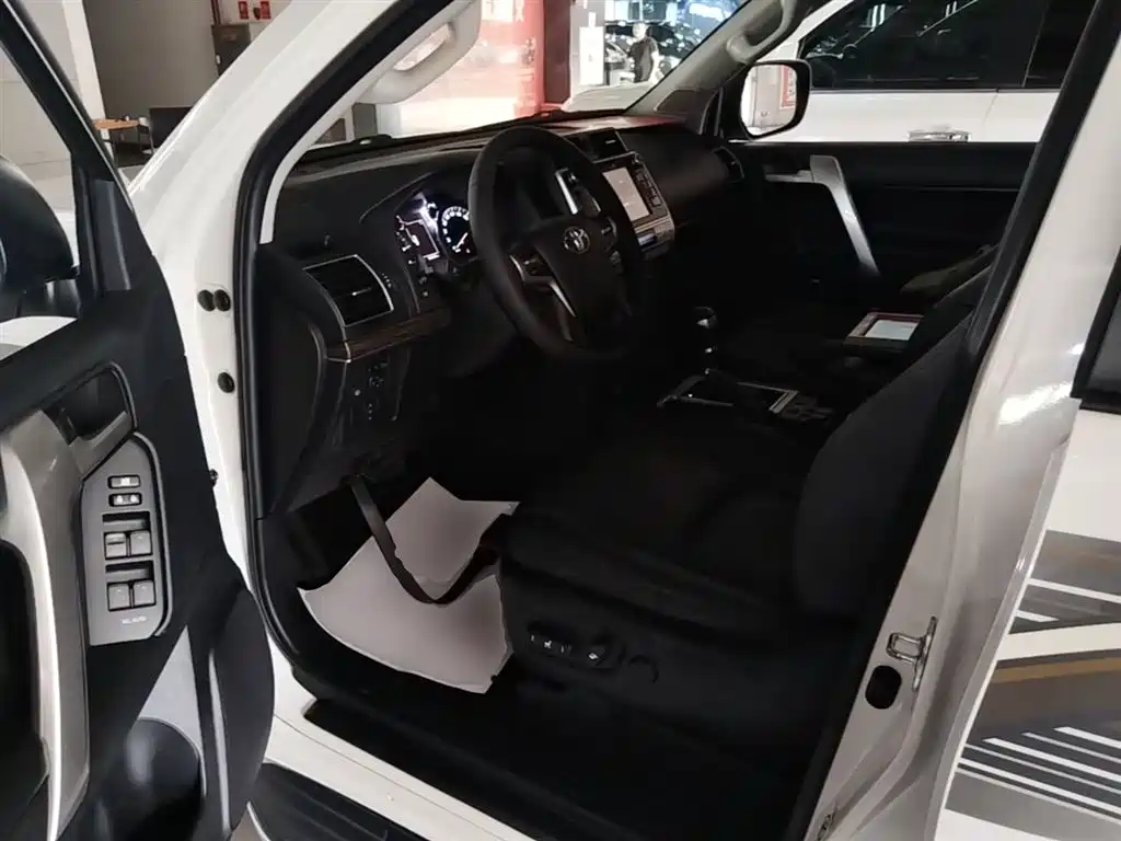 Toyota Prado 2019 — фото 16