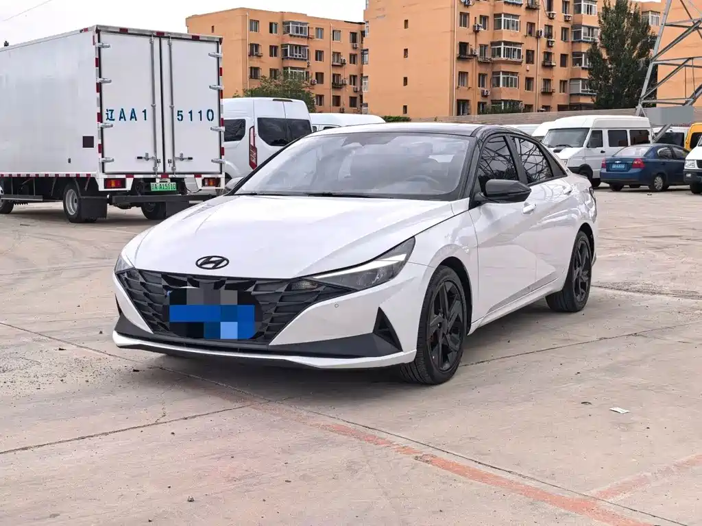 Hyundai Elantra 2022