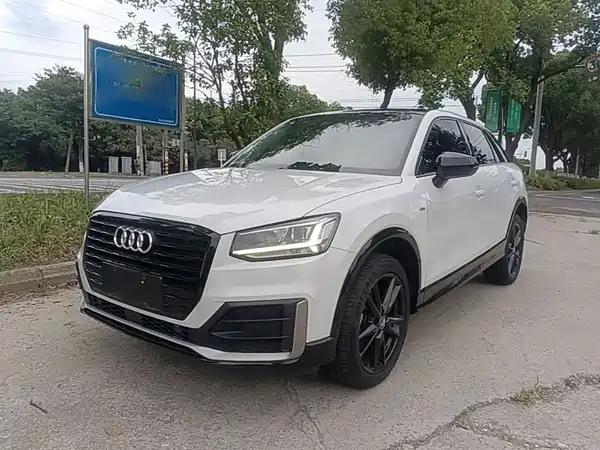 Audi Q2L 2019