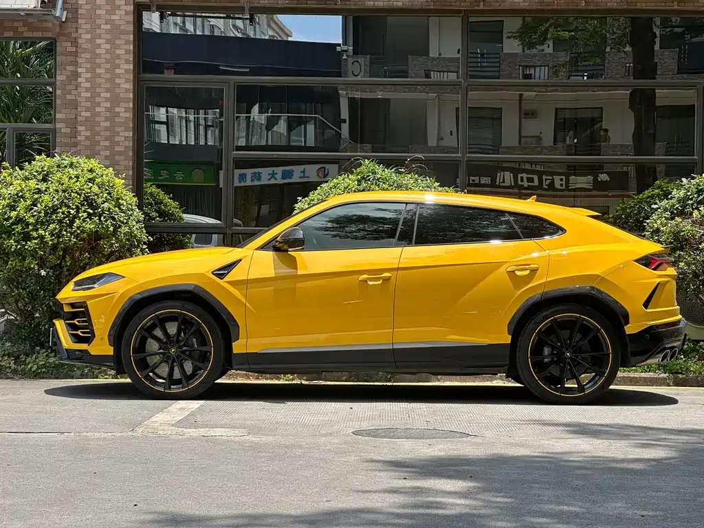 Lamborghini Urus 2022 — фото 2