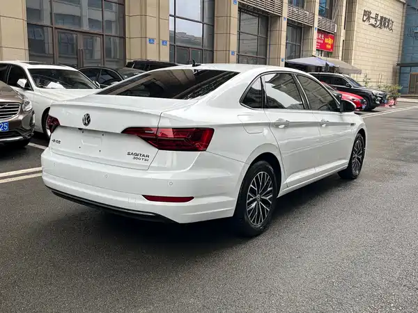 Volkswagen Sagitar 2021
