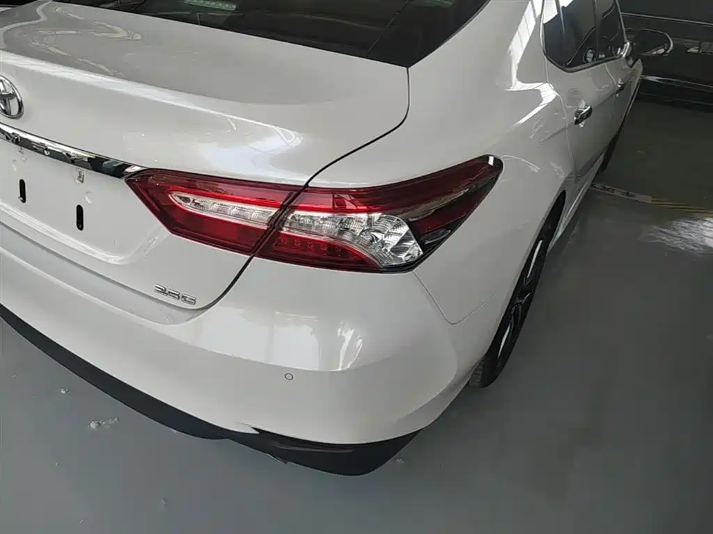 Toyota Camry 2022 — фото 24