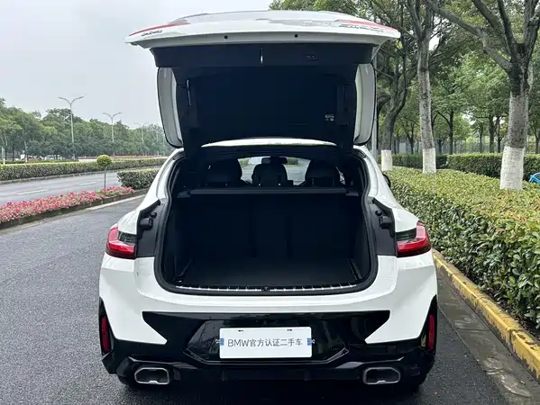 BMW X4 M40i 2025