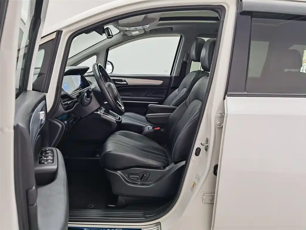 GAC Motor Trumpchi M6 2021 — фото 10
