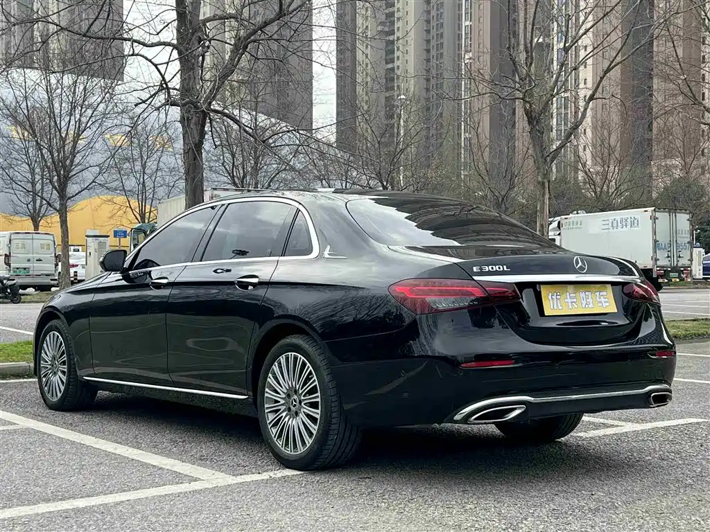 Mercedes-Benz E-Class 2022