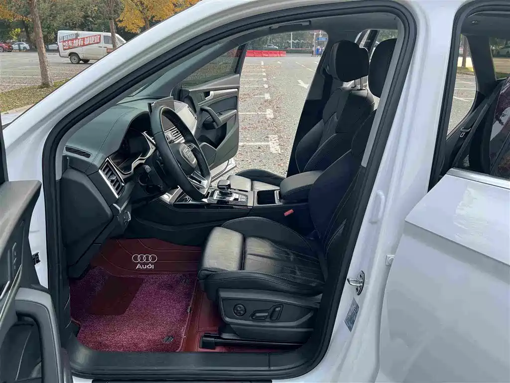 Audi Q5L 2022 — фото 13