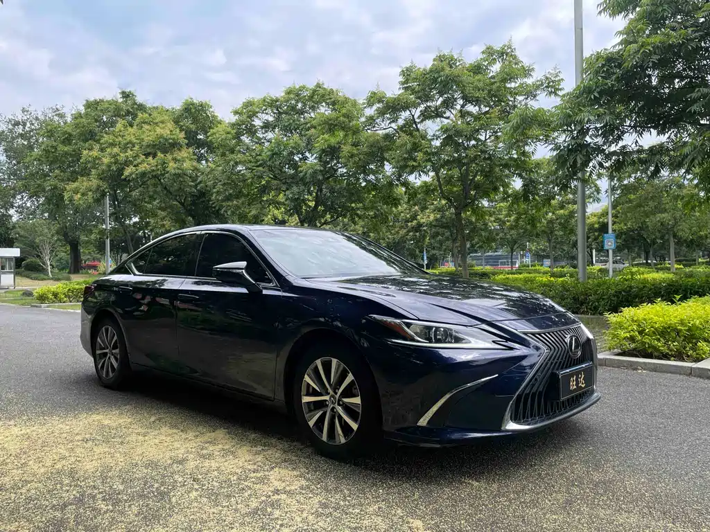 Lexus ES 2020 — фото 3
