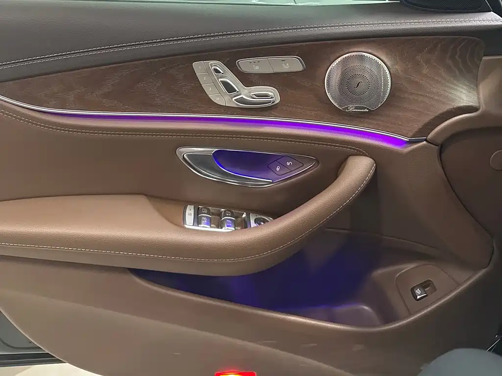 Mercedes-Benz E-Class 2023 — фото 11