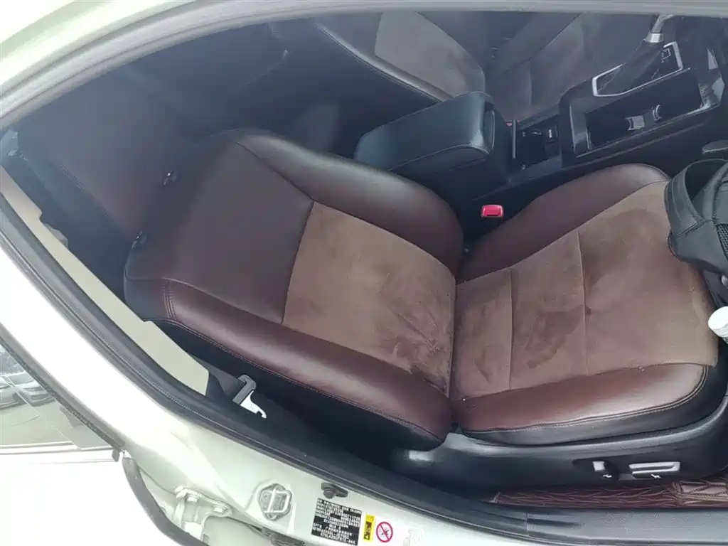 Toyota Camry 2016 — фото 25