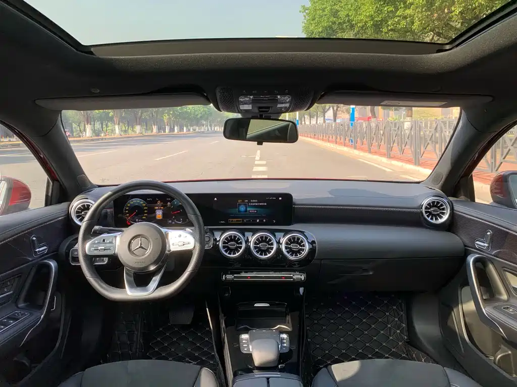 Mercedes-Benz A-Class 2023 — фото 32