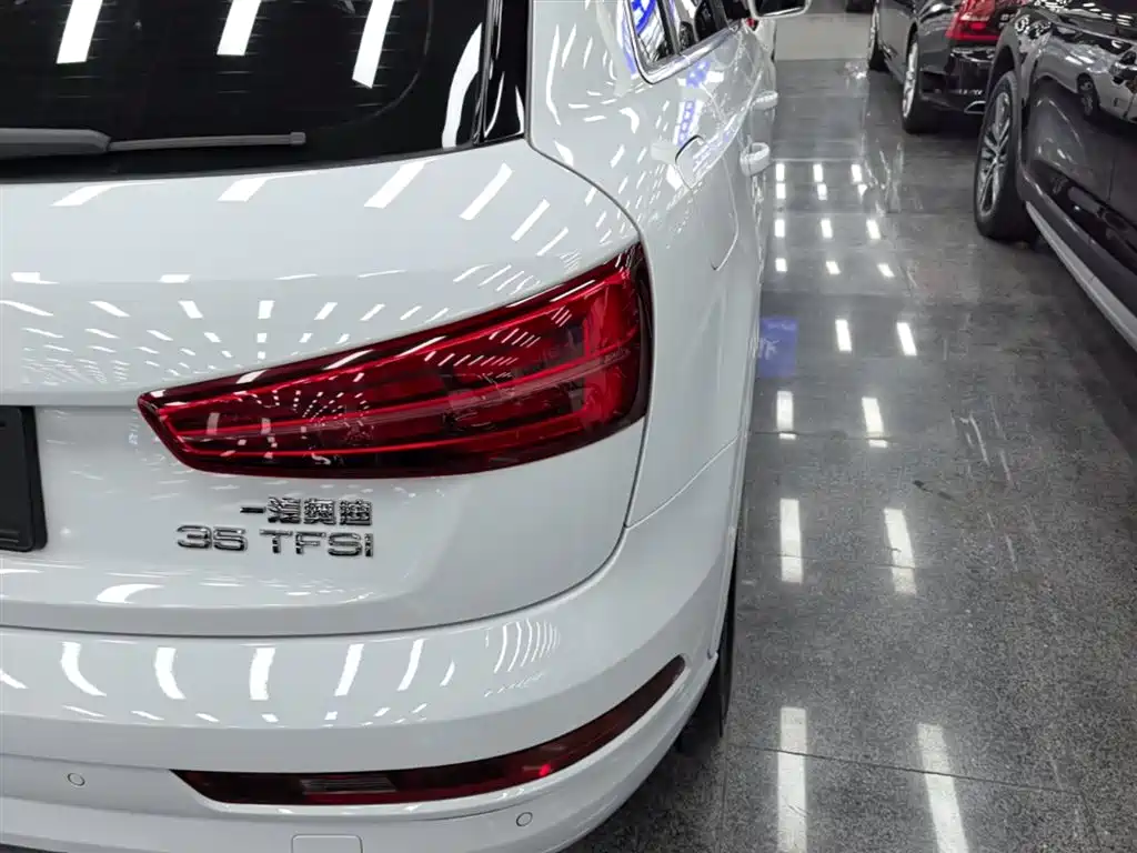 Audi Q3 2017 — фото 8