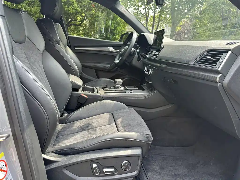 Audi Q5L Sportback 2021 — фото 12
