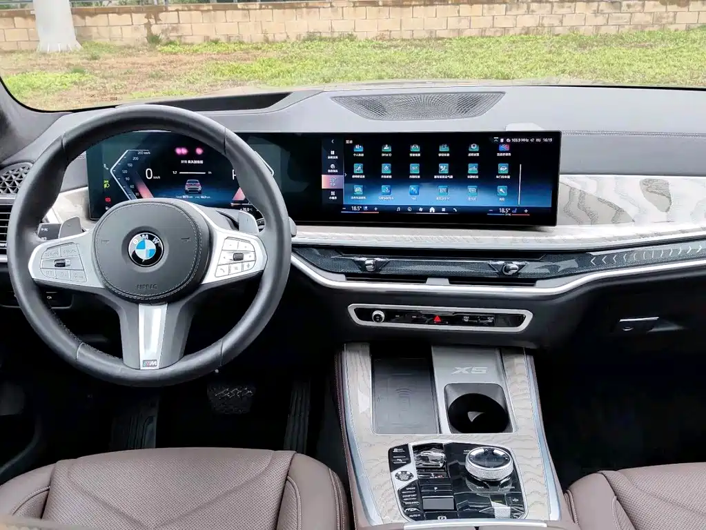 BMW X5 2025 — фото 8