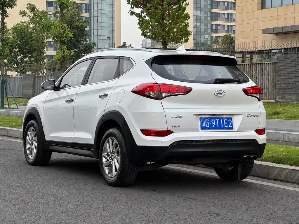 Hyundai Tucson 2017 — фото 17