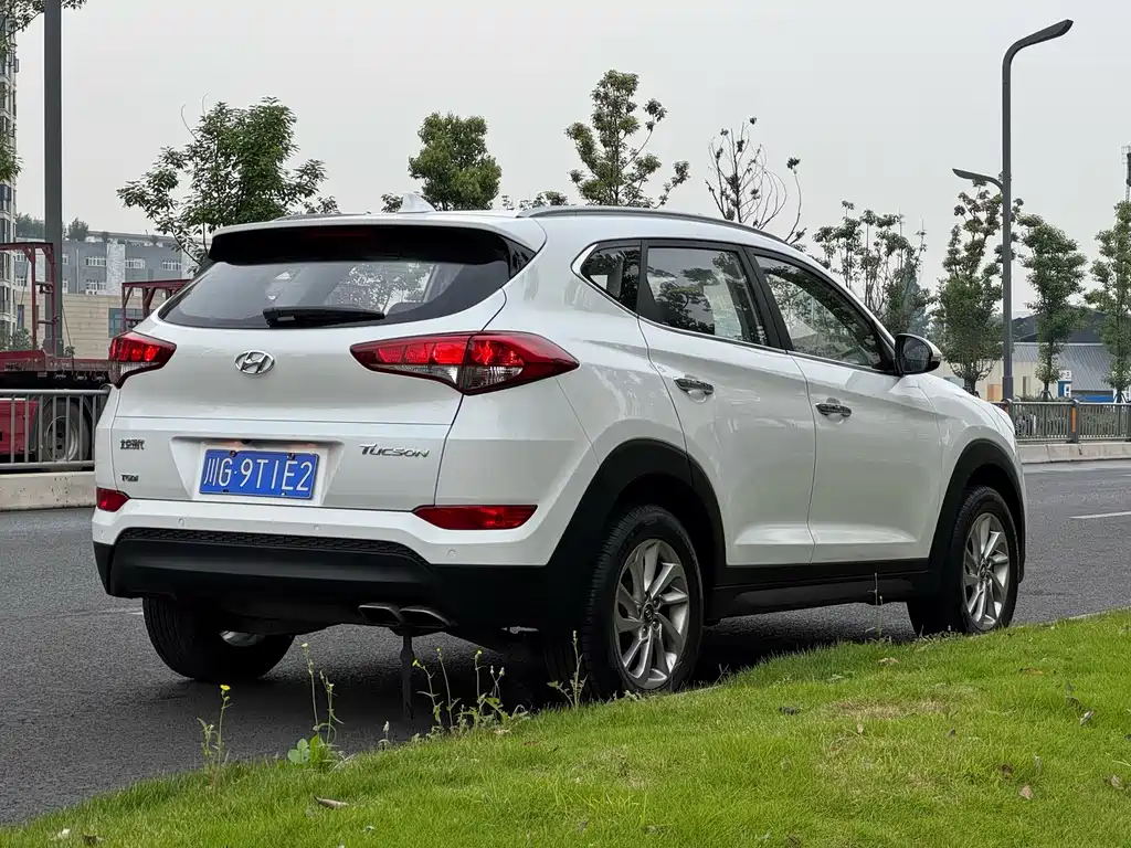 Hyundai Tucson 2017 — фото 18