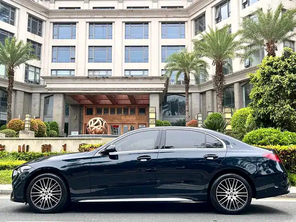 Mercedes-Benz C-Class 2023