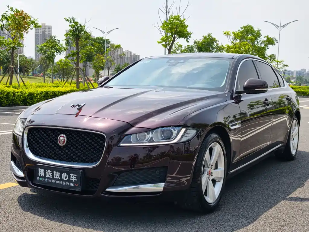 Jaguar XFL 2018 — фото 1