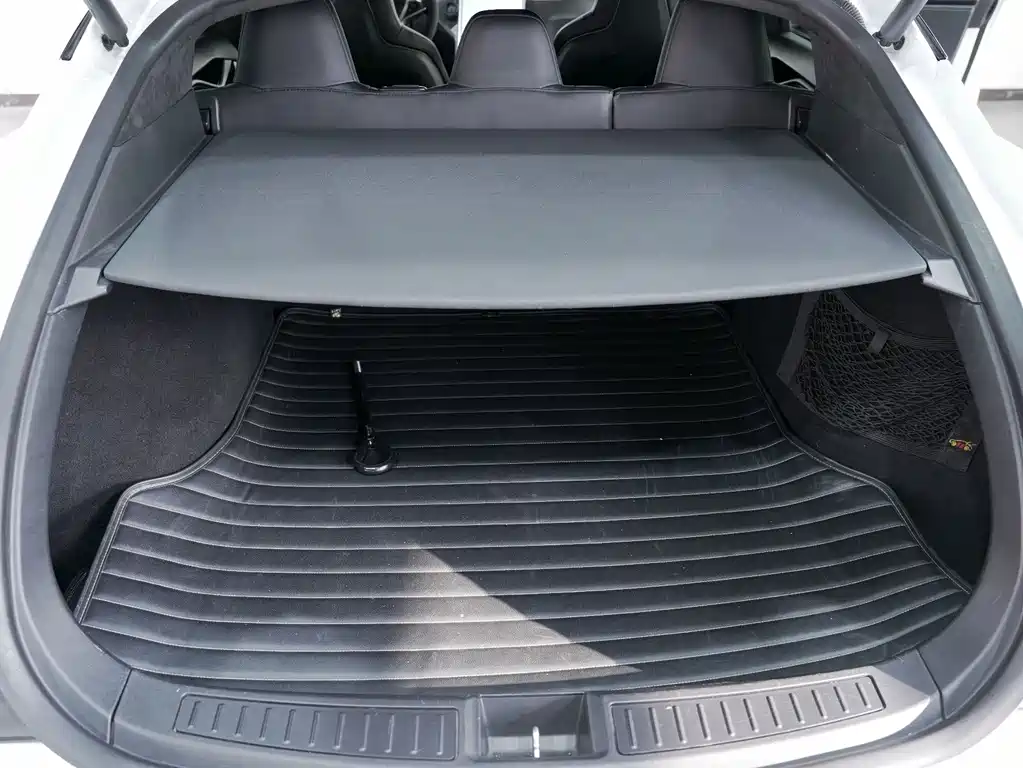 Tesla Model S 2016 — фото 15