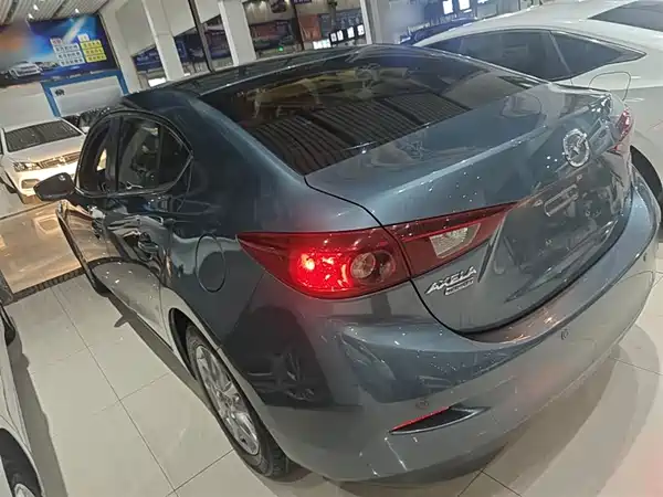 Mazda 3 Axela 2016