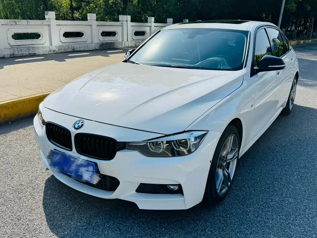BMW 3 Series 2019 — фото 1