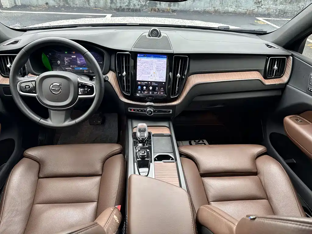Volvo XC60 PHEV 2024 — фото 11
