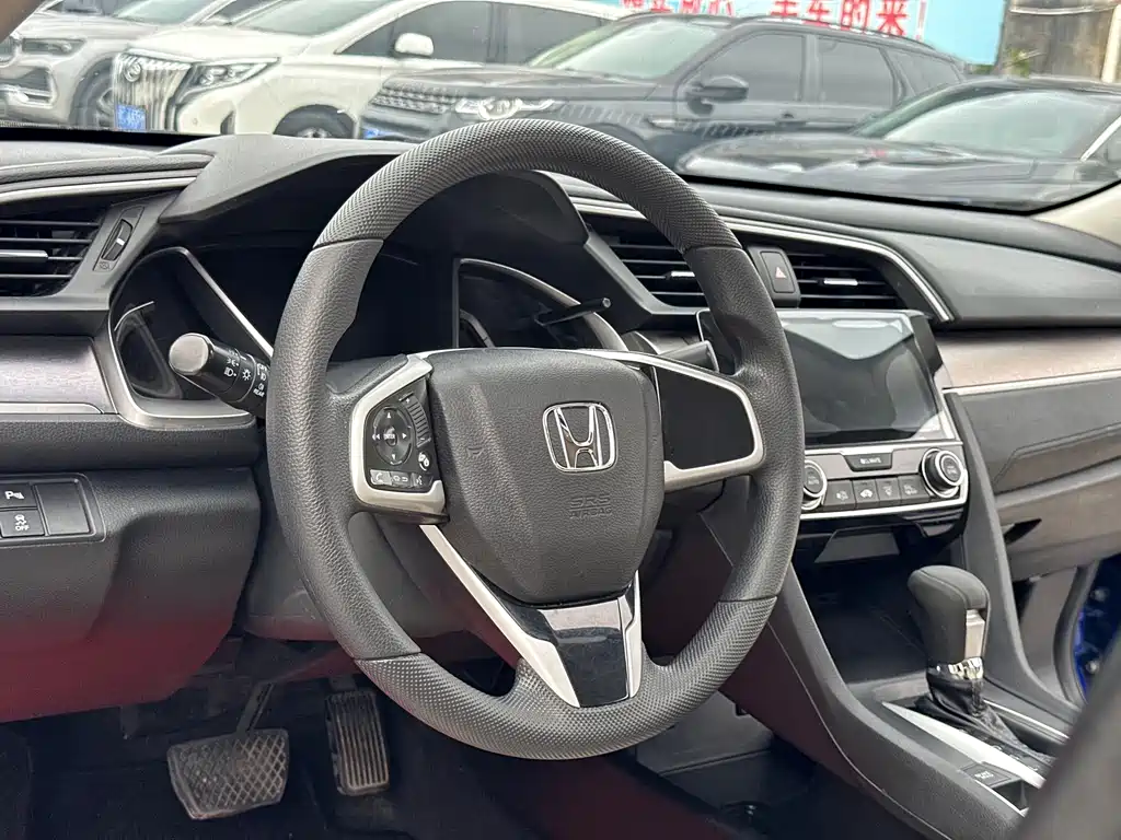 Honda Civic 2016 — фото 17