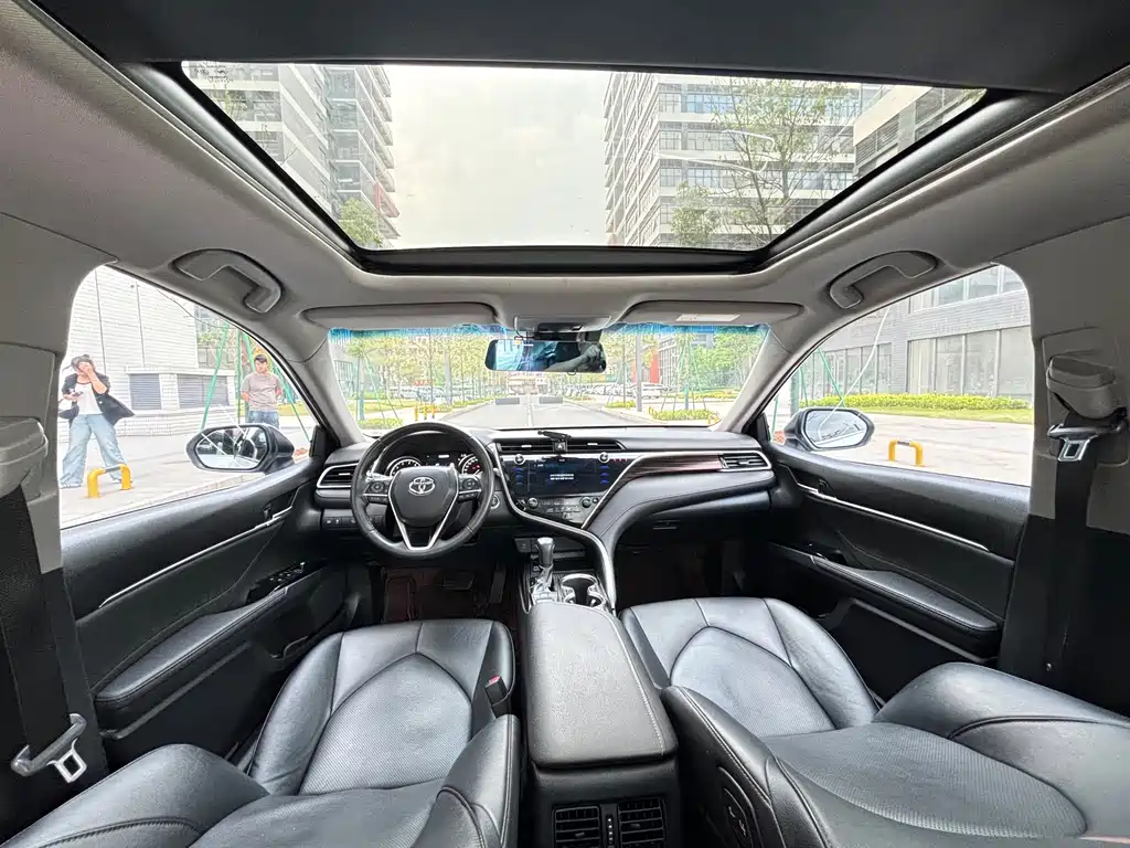 Toyota Camry 2021 — фото 15