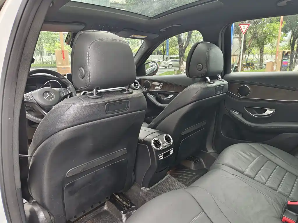 Mercedes-Benz GLC 2018 — фото 16