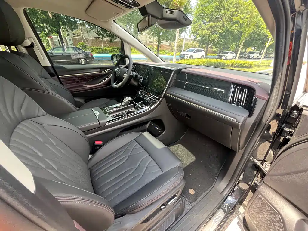 GAC Trumpchi M8 2025 — фото 14