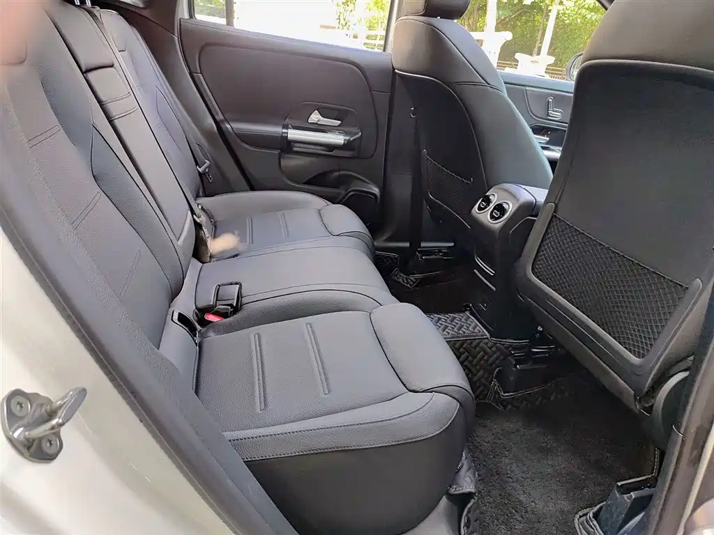 Mercedes-Benz GLA 2023 — фото 11