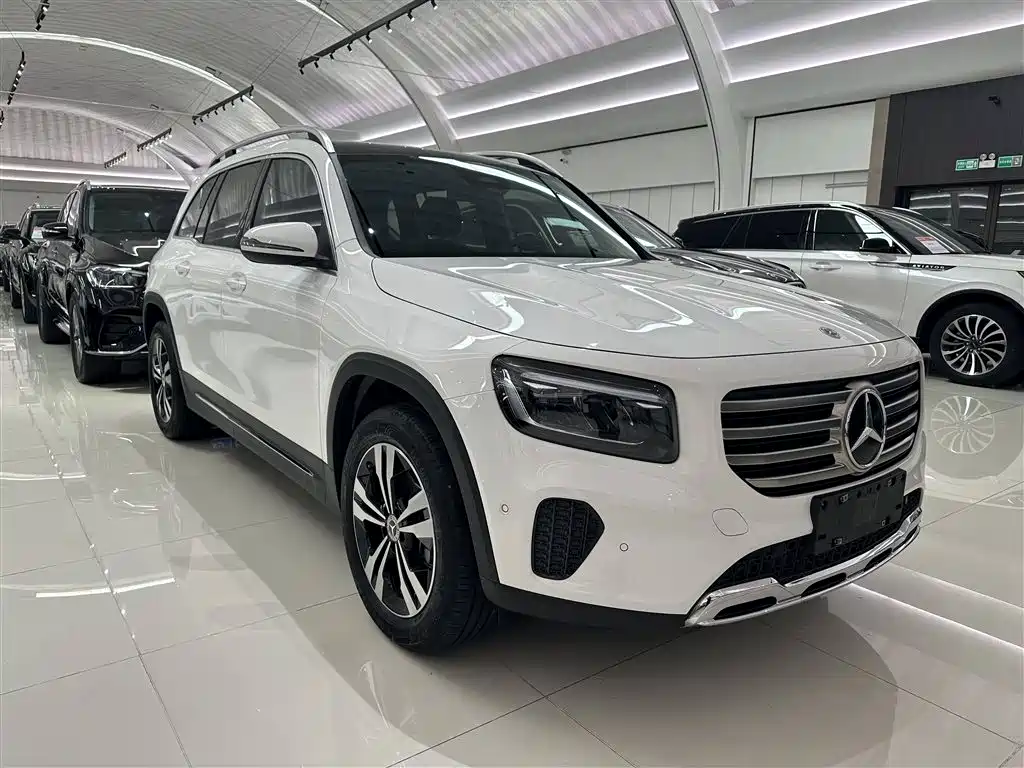Mercedes-Benz GLB 2024 — фото 3