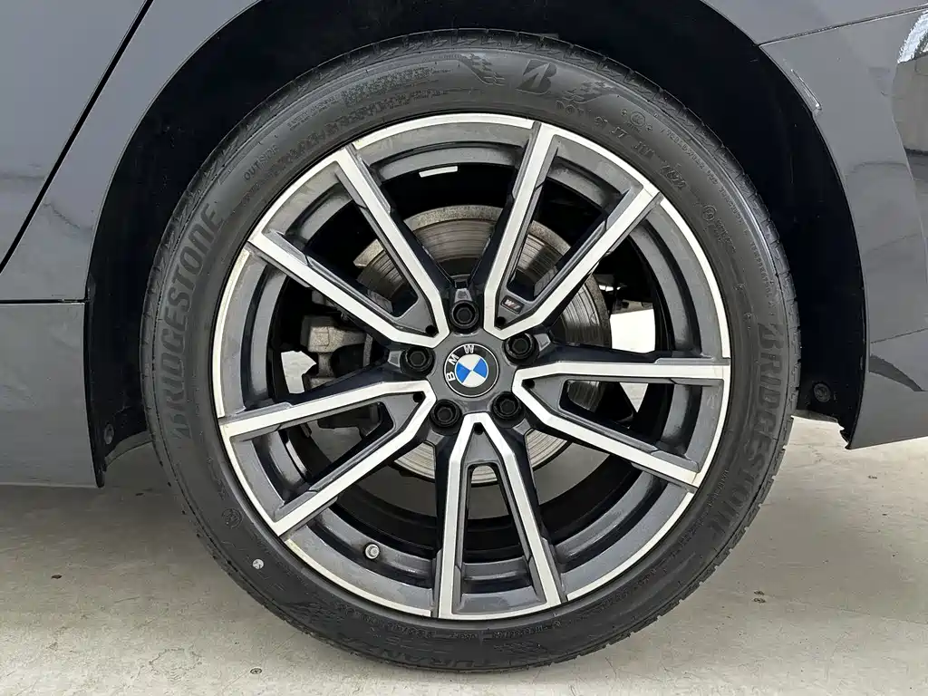 BMW 3 Series 2023 — фото 16