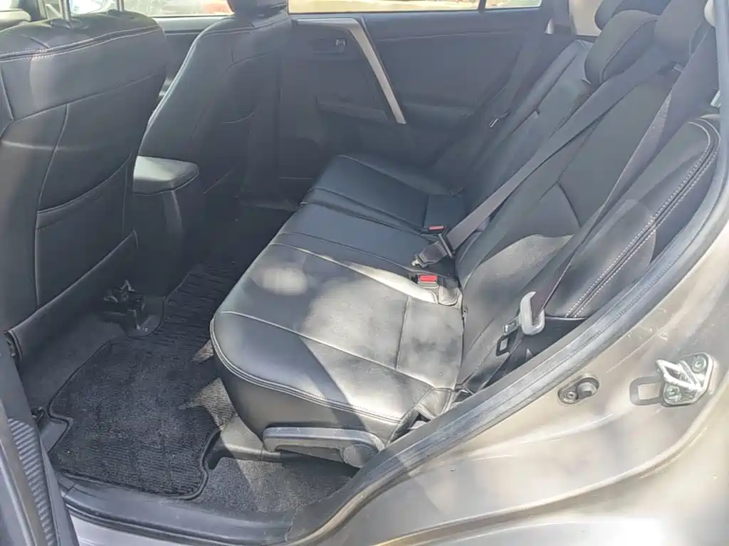 Toyota RAV4 2015 — фото 17