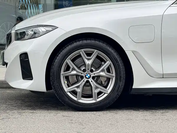 BMW i3 2024