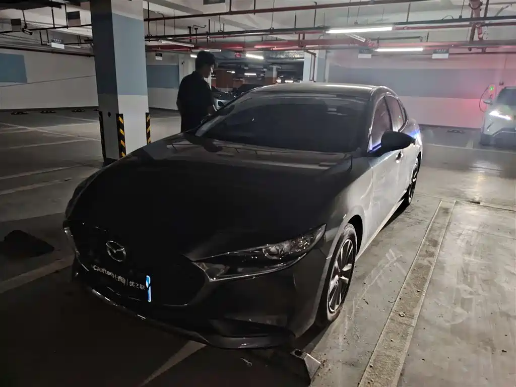 Mazda 3 Axela 2022