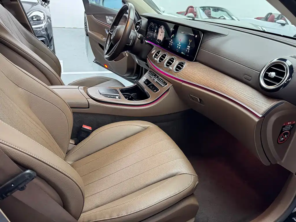 Mercedes-Benz E-Class 2023 — фото 13