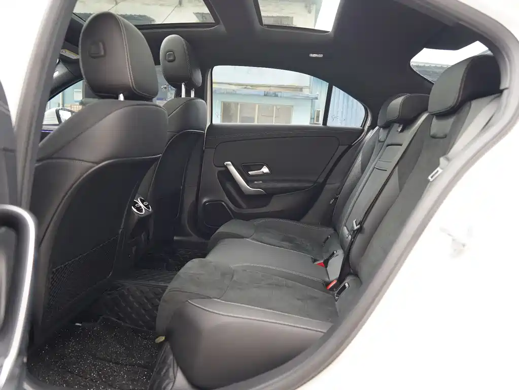 Mercedes-Benz A-Class 2023 — фото 12