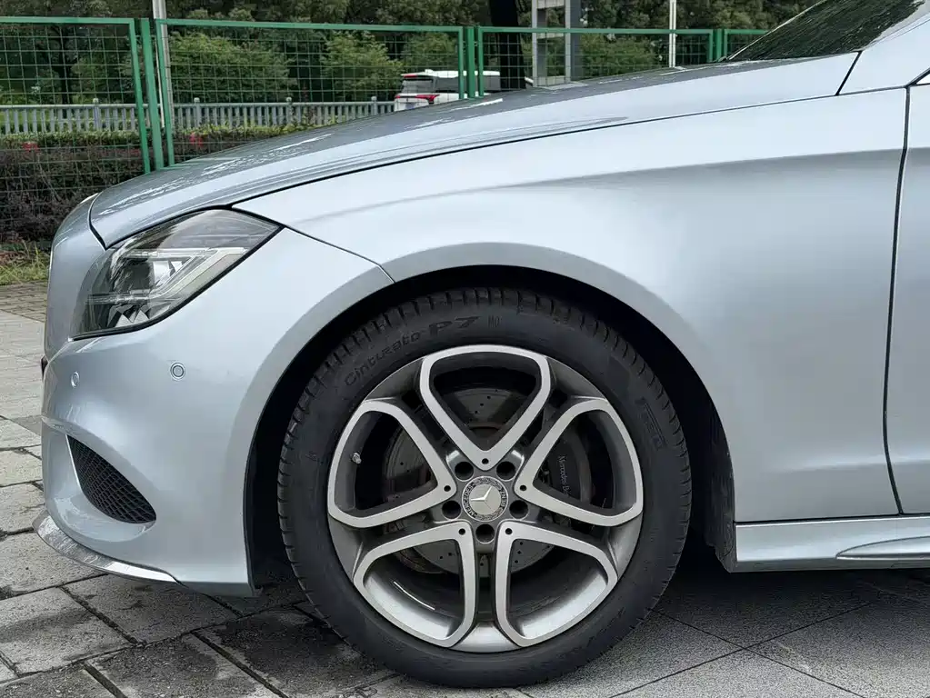 Mercedes-Benz CLS 2015 — фото 11