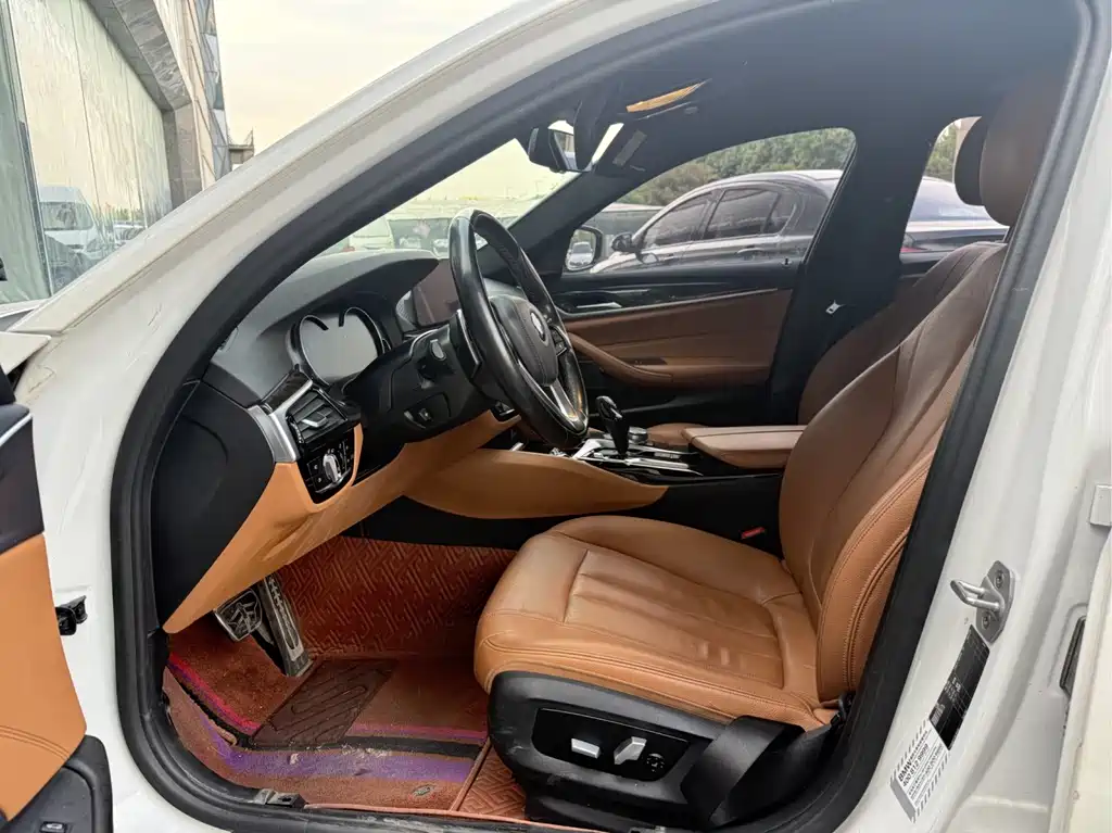 BMW 5 Series 2018 — фото 2