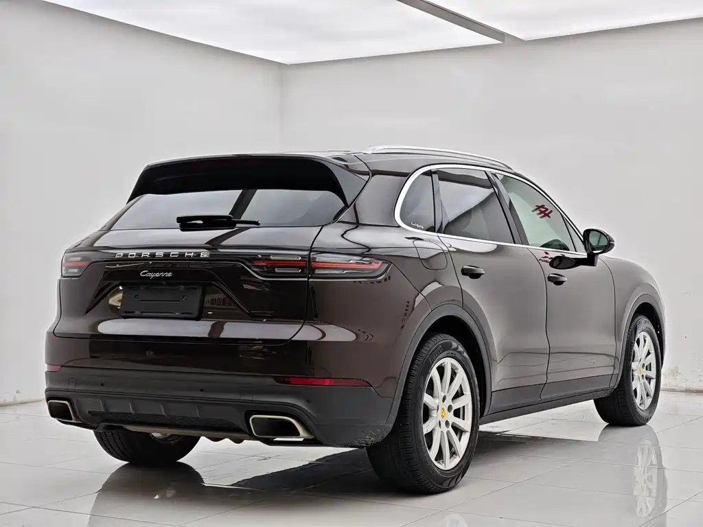 Porsche Cayenne 2018 — фото 10